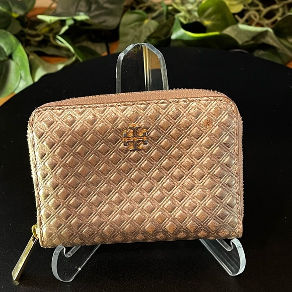 Tory Burch Handbags - Tory Burch Rose Gold Quilted Wallet